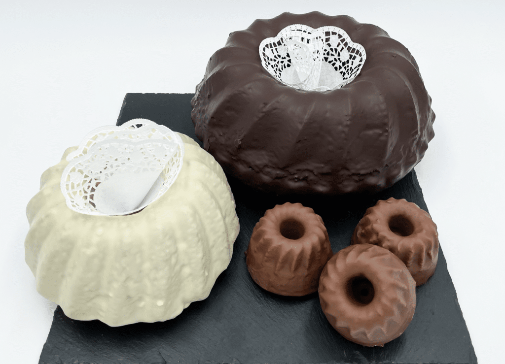 kleiner Gugelhupf marmoriert in 3 Varianten - Cafe &amp; Konditorei Corso